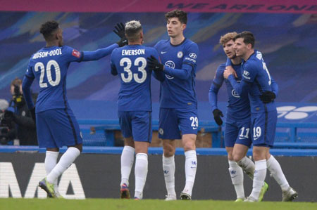 欧冠战报：格纳布里传射，基米希乌龙，拜仁3-1葡萄牙体育