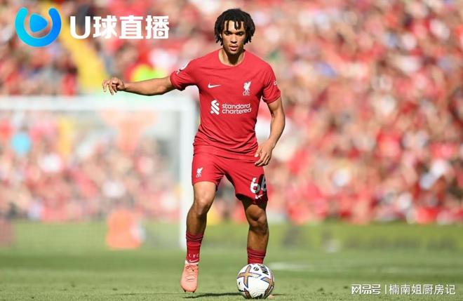 中场球员的职责是什么？